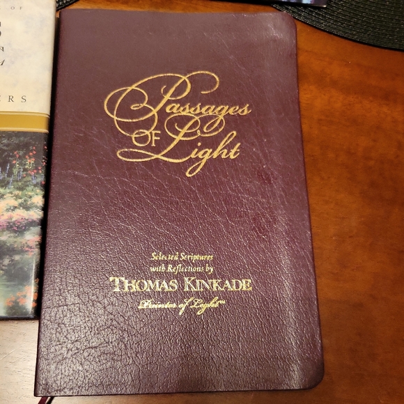 Lot of 5 Thomas Kinkade  books. - Picture 6 of 6